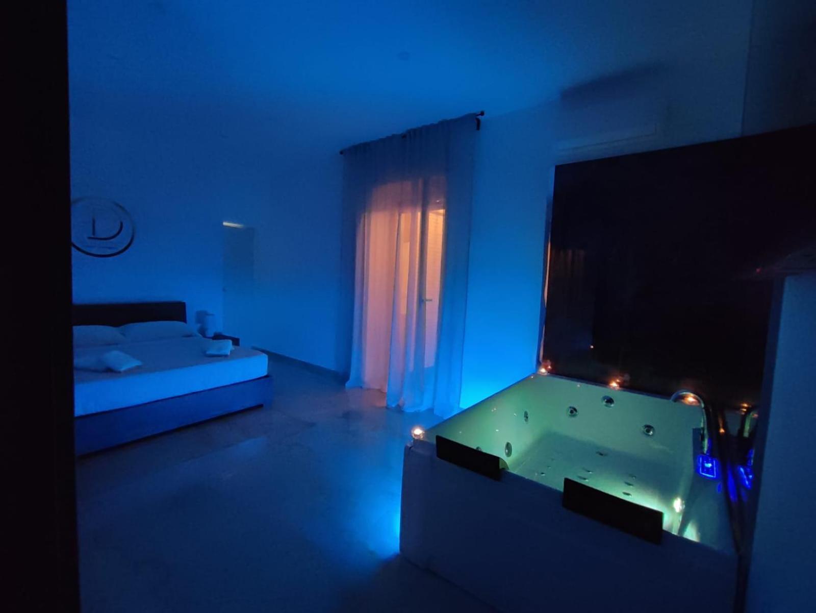 Da Tonino Luxury Apartments Napoli Bagian luar foto